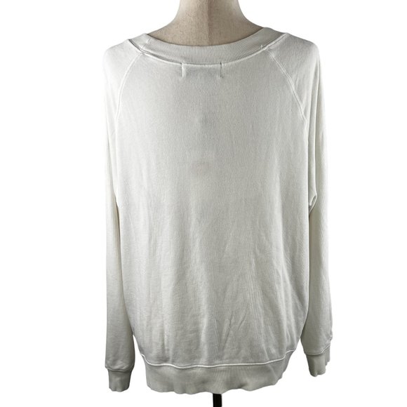 NWT WILDFOX Apres-Ski Kiss Me White Long Sleeve Sweatshirt Size Medium - Picture 5 of 11